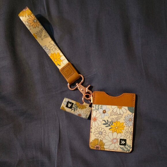 NWOT Thread Wallet, Chapstick Holder & Wristlet - Picture 1 of 2